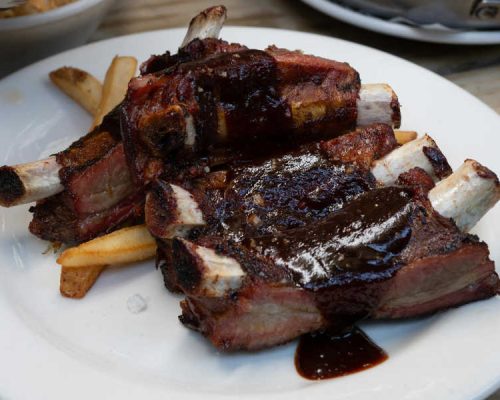 Aprenda a fazer esta deliciosa receita de molho barbecue. O molho barbecue é bastante versátil e pode complementar uma variedade de pratos